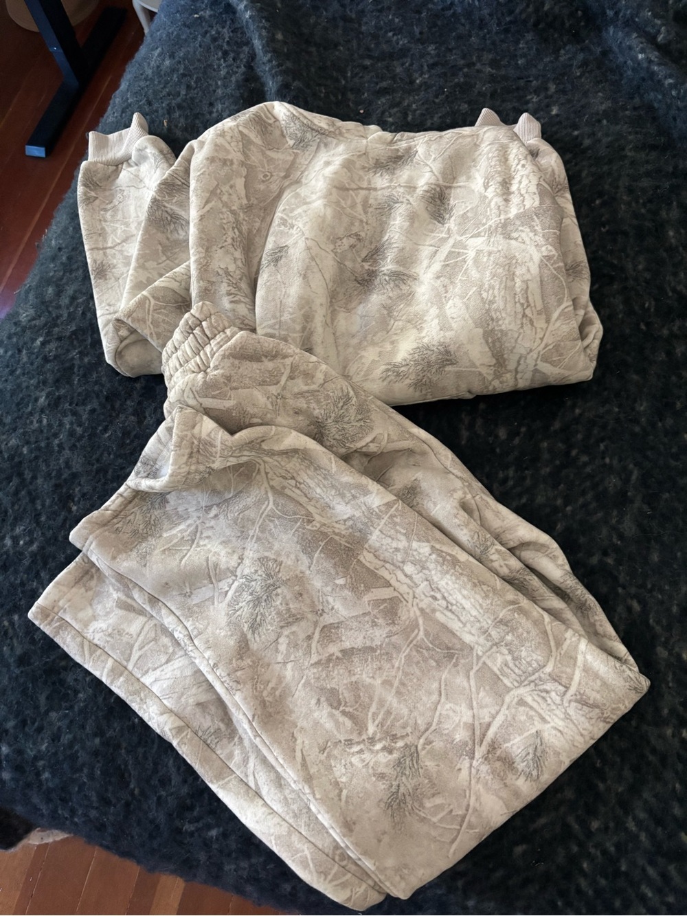 Comfrt wide leg sweats and hoodie